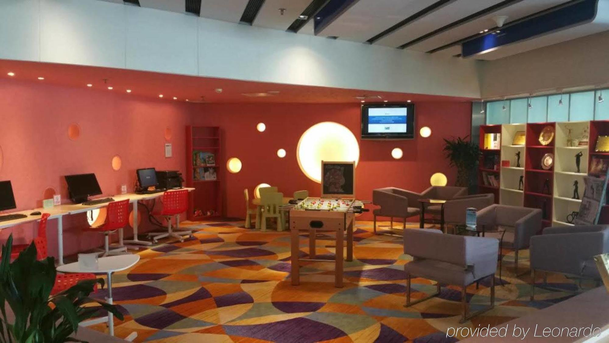 Holiday Inn Express Tianjin Binhai Екстериор снимка