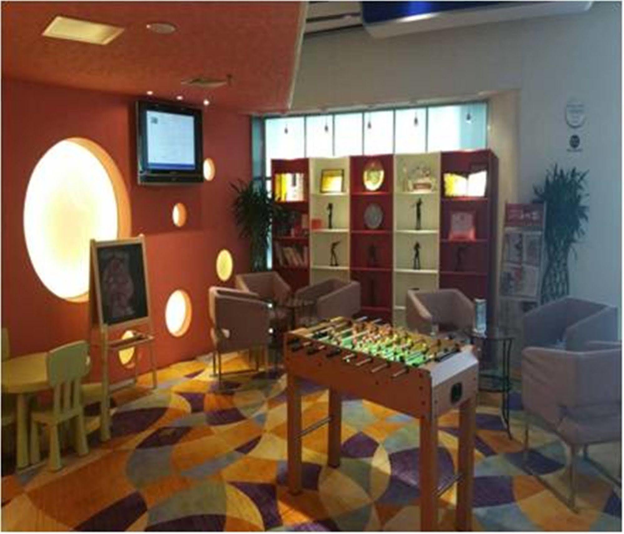 Holiday Inn Express Tianjin Binhai Екстериор снимка