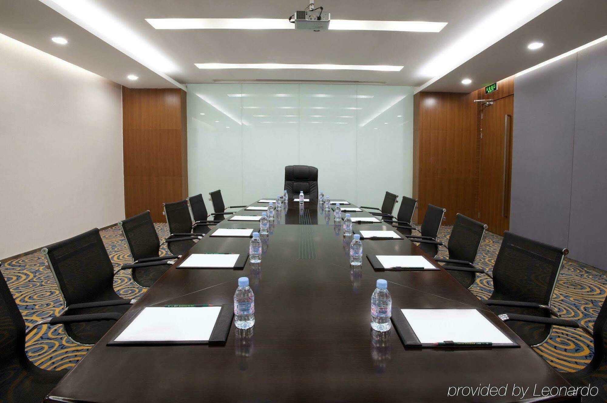 Holiday Inn Express Tianjin Binhai Екстериор снимка